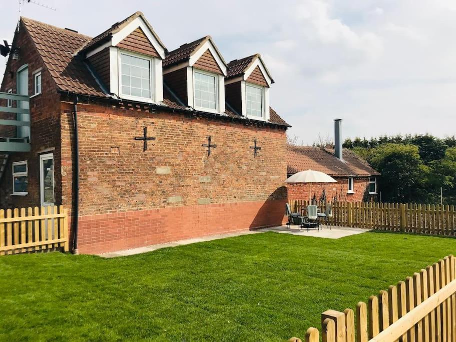 Grove Farm Old Granary, 1St Floor Loft Apartment, Includes Continental Breakfast Lincoln Kültér fotó